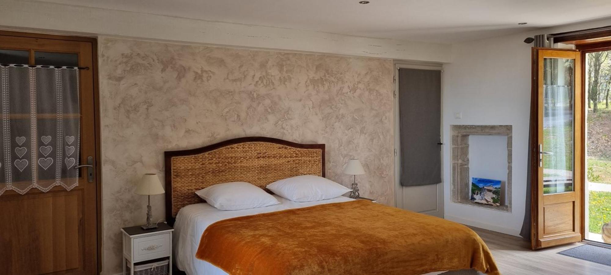Mas De La Lance Bed & Breakfast